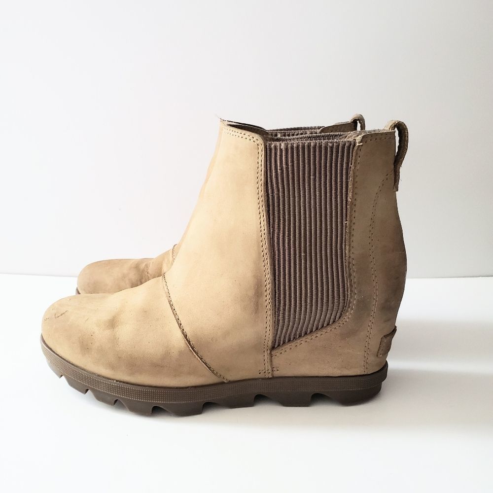 Women’s Sorel Tan Joan of Arctic Wedge II Ankle Boots Size 8